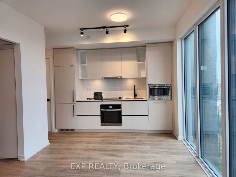 home for lease on 1408-1285 Dupont Street