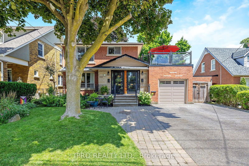 home for sale on 34 Elizabeth Street S