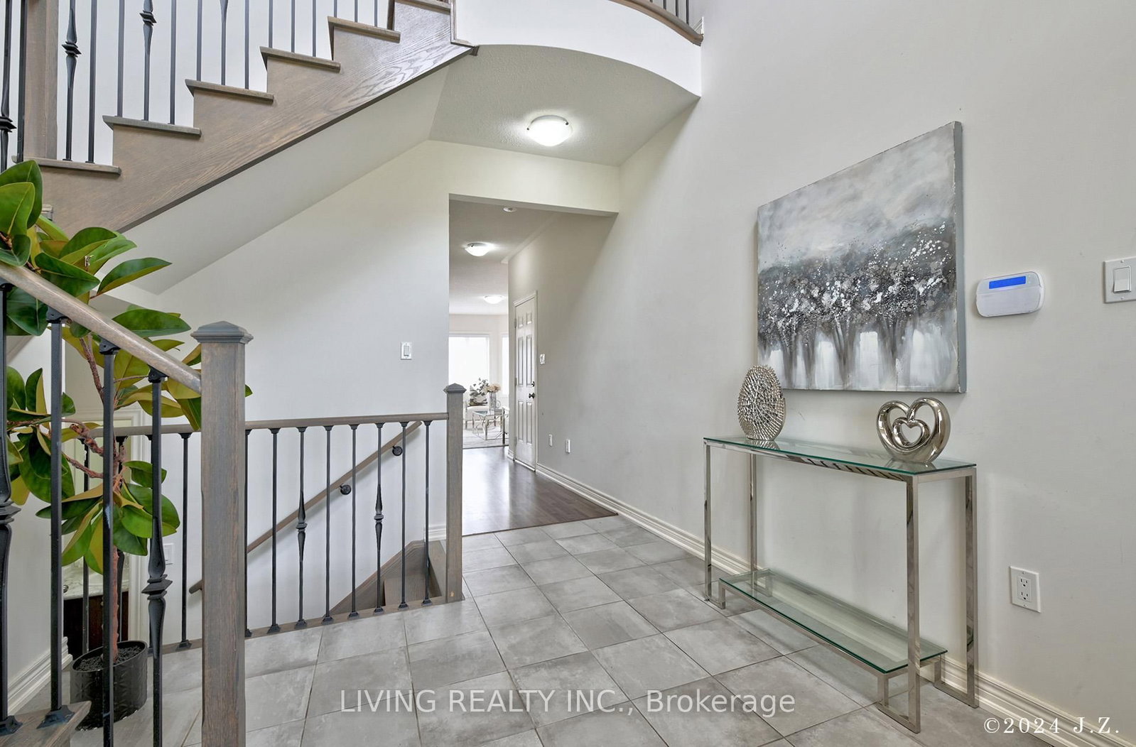 Listing Image 3