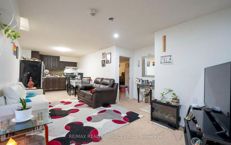 486 Queen Mary Dr  Brampton, L7A 4N3 | Image 35