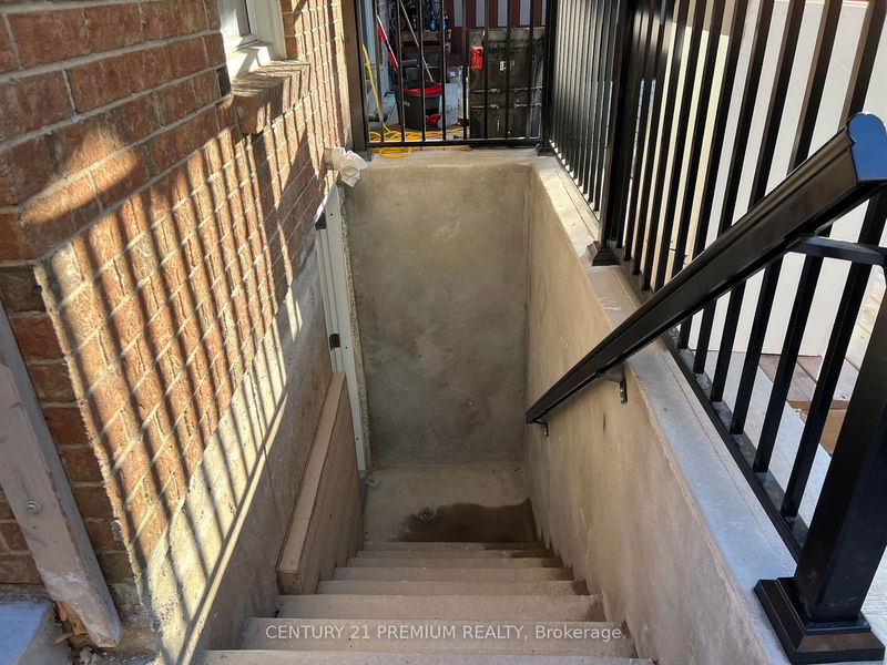 home for lease on Bsmt-6 Clearview Court