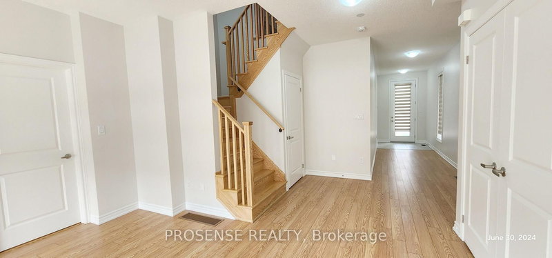 22 Ravenbury St, Brampton, L6P 4P5 | Image 3