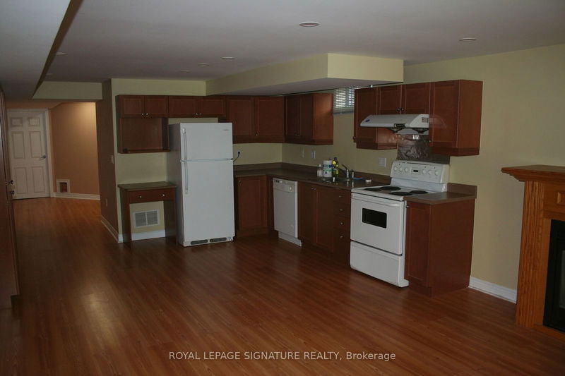 home for lease on lower-2872 Castlebridge Drive