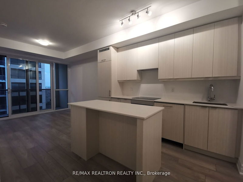 home for lease on 1703-36 Elm Drive W