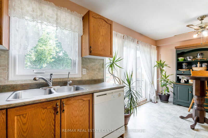 1075 Johnson's Lane  Mississauga, L5J 2P7 | Image 13