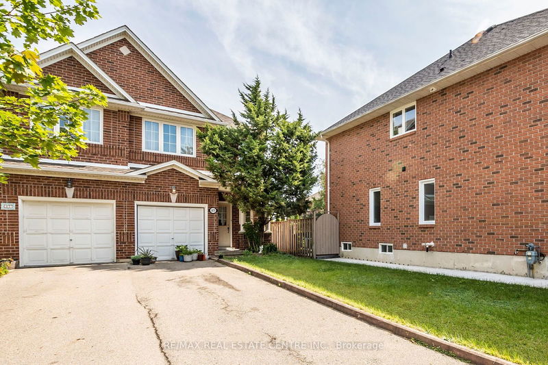 1075 Johnson's Lane  Mississauga, L5J 2P7 | Image 2