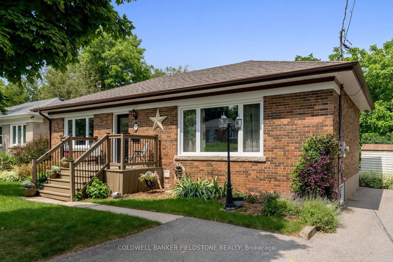 17 Hewson Cres  Halton Hills, L7G 2N8 | Image 2