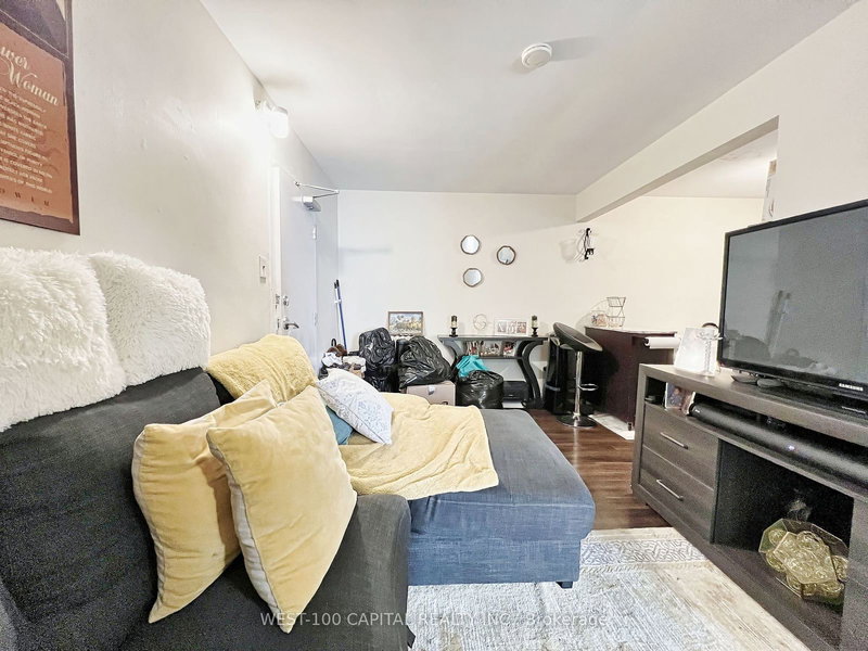 2544 Eglinton Ave W, Toronto, M6M 1T1 | Image 2