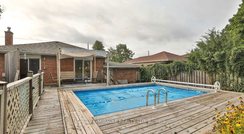 30 Fallowfield Rd  Toronto, M9W 2W2 | Image 25