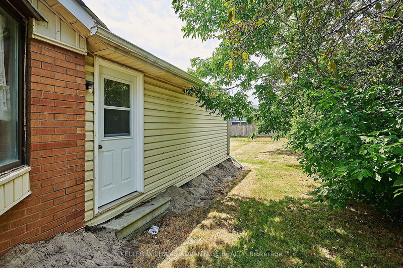 home for lease on Unit 2-9408 Chinguacousy Road