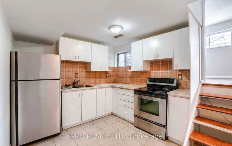 416 Hansen Rd N Brampton, L6V 3P7 | Image 15