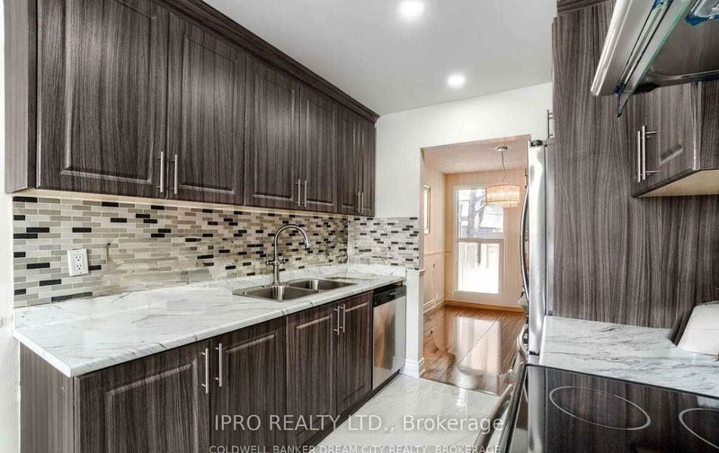 416 Hansen Rd N Brampton, L6V 3P7 | Image 4