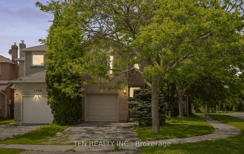 home for lease on 1308 Valerie Crescent