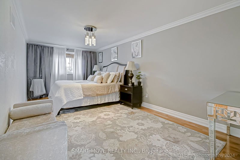 3044 Knob Hill Crt  Mississauga, L4X 2X4 | Image 19