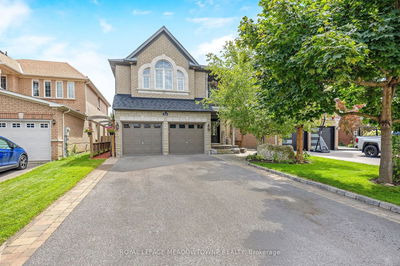 33 Chaplin Cres  Halton Hills, L7G 5Y4 | Image 1