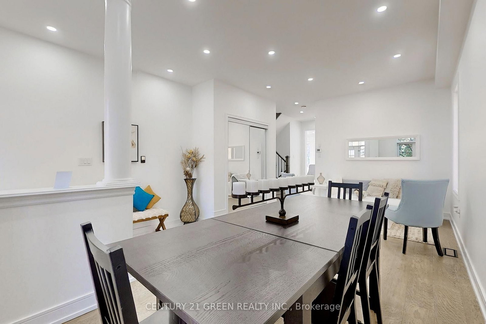 Listing Image 7
