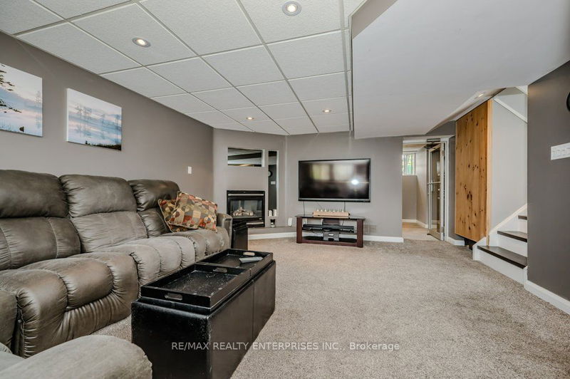 19 Jaymar Pl  Toronto, M9N 3L8 | Image 30