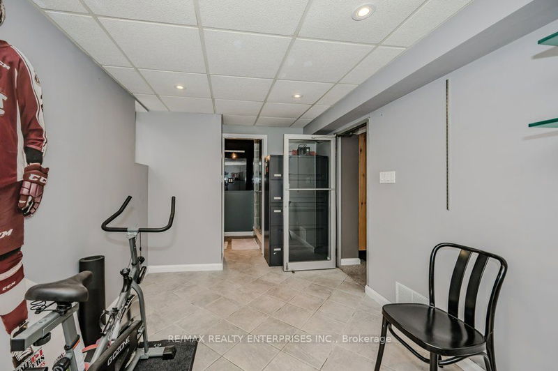 19 Jaymar Pl  Toronto, M9N 3L8 | Image 33