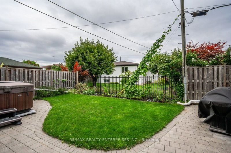 19 Jaymar Pl  Toronto, M9N 3L8 | Image 37