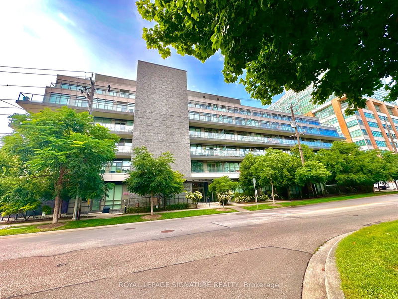 home for lease on 215-8 Fieldway Road