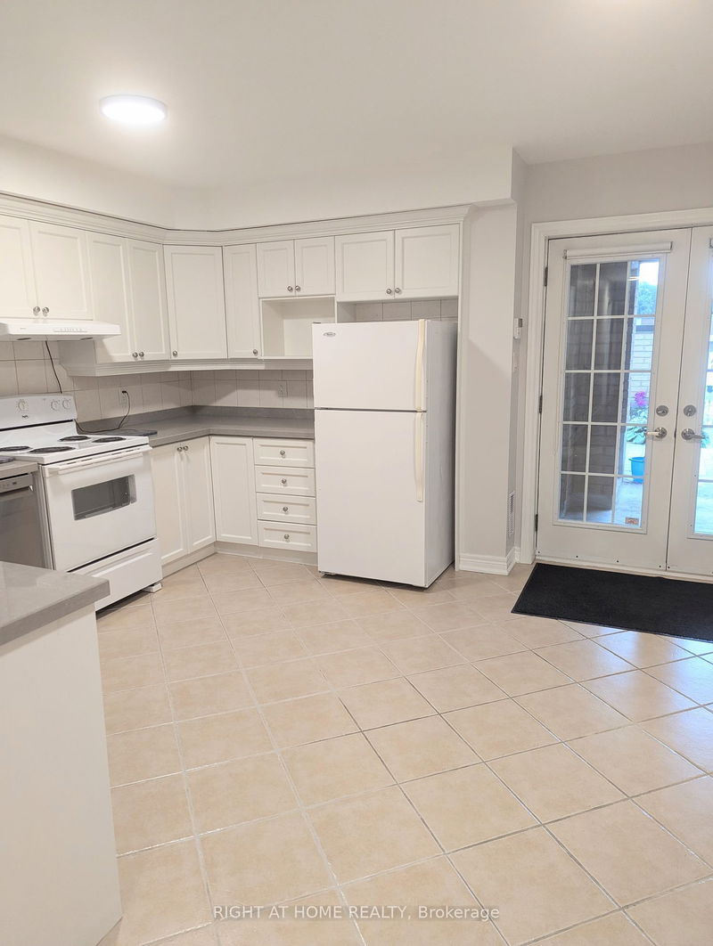 home for lease on 56 B Strathnairn Avenue