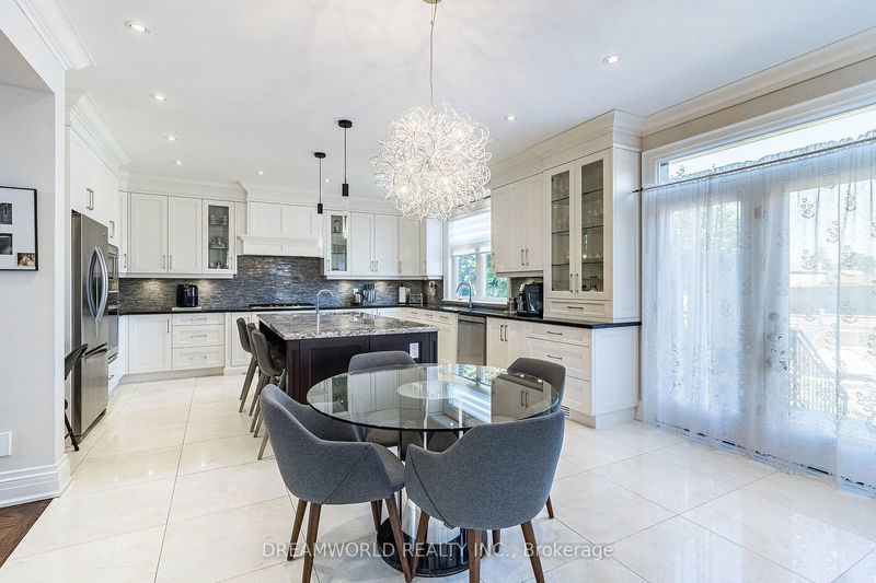 416 Rustic Rd  Toronto, M6L 1W9 | Image 15