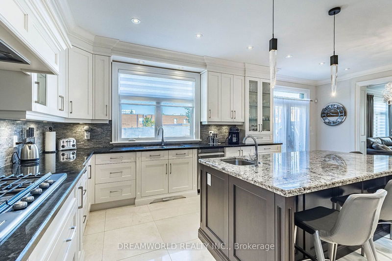 416 Rustic Rd  Toronto, M6L 1W9 | Image 18