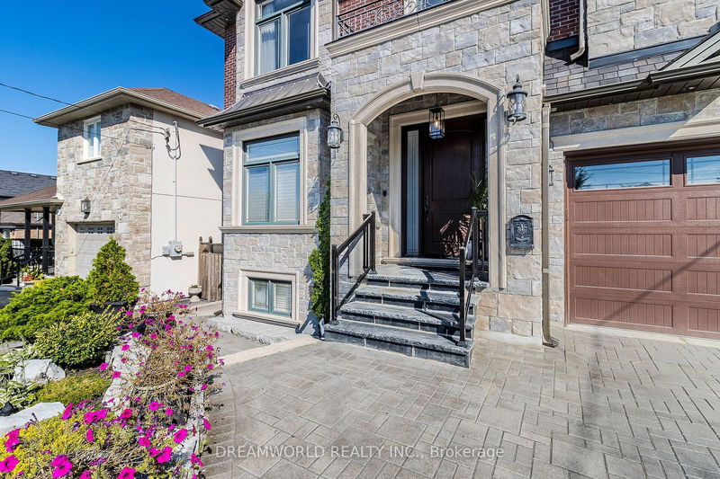 416 Rustic Rd  Toronto, M6L 1W9 | Image 4