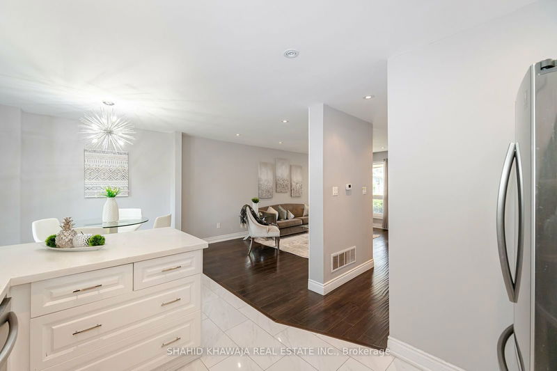 4359 Sawmill Valley Dr  Mississauga, L5L 3L3 | Image 14