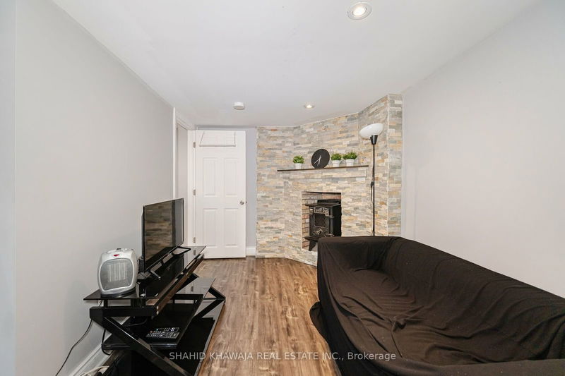 4359 Sawmill Valley Dr  Mississauga, L5L 3L3 | Image 32