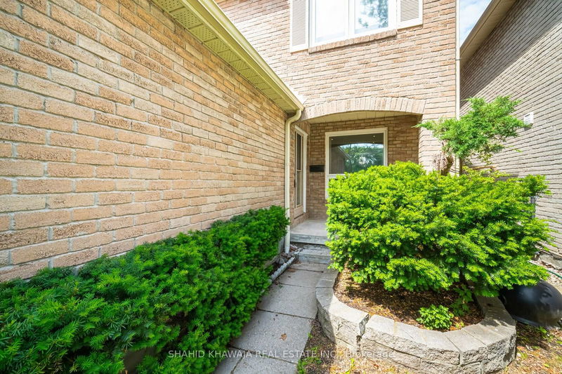 4359 Sawmill Valley Dr  Mississauga, L5L 3L3 | Image 5