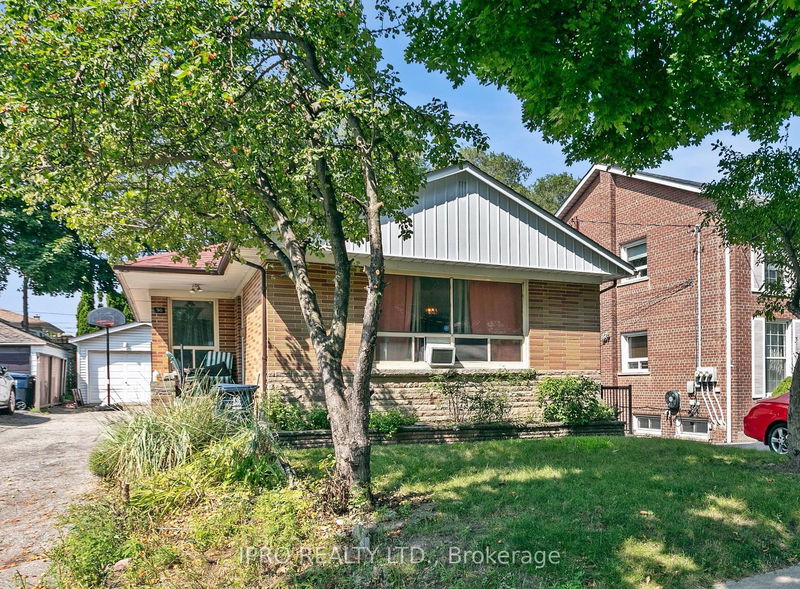 90 Stephen Dr  Toronto, M8Y 3N3 | Image 34