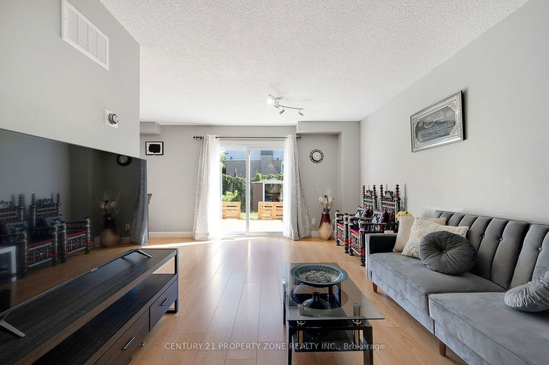 40 Greene Dr  Brampton, L6V 2R7 | Image 4