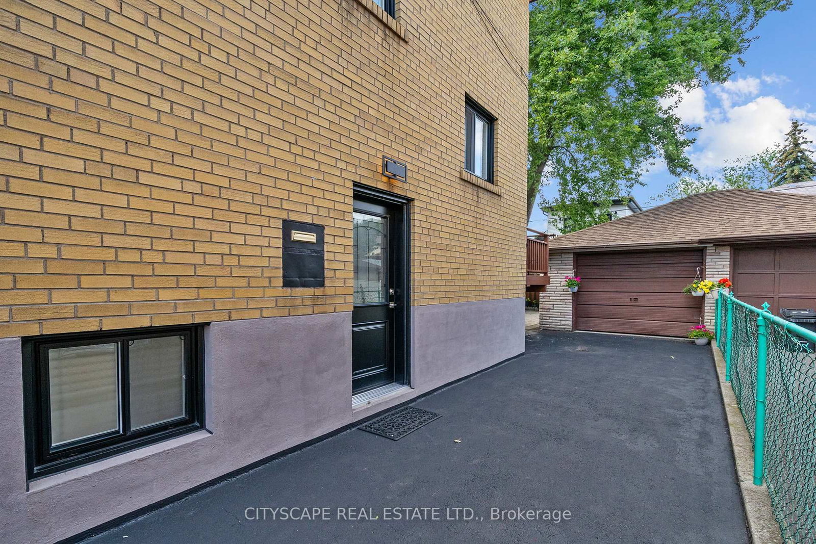 Listing Image 7