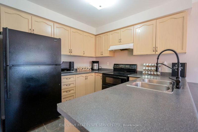 20 Heathwood Dr  Brampton, L7A 1Y6 | Image 11