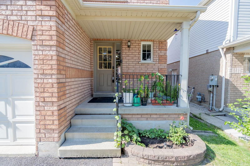 20 Heathwood Dr  Brampton, L7A 1Y6 | Image 2