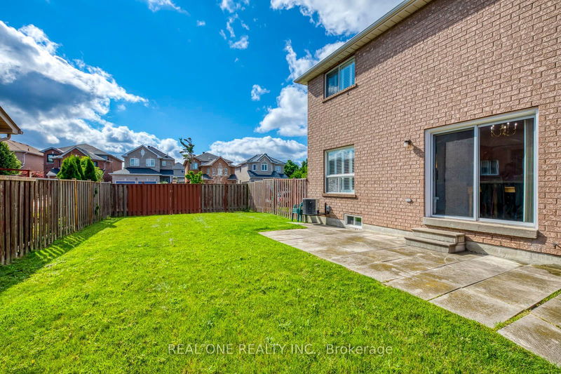 6379 Newcombe Dr  Mississauga, L5V 2G6 | Image 27