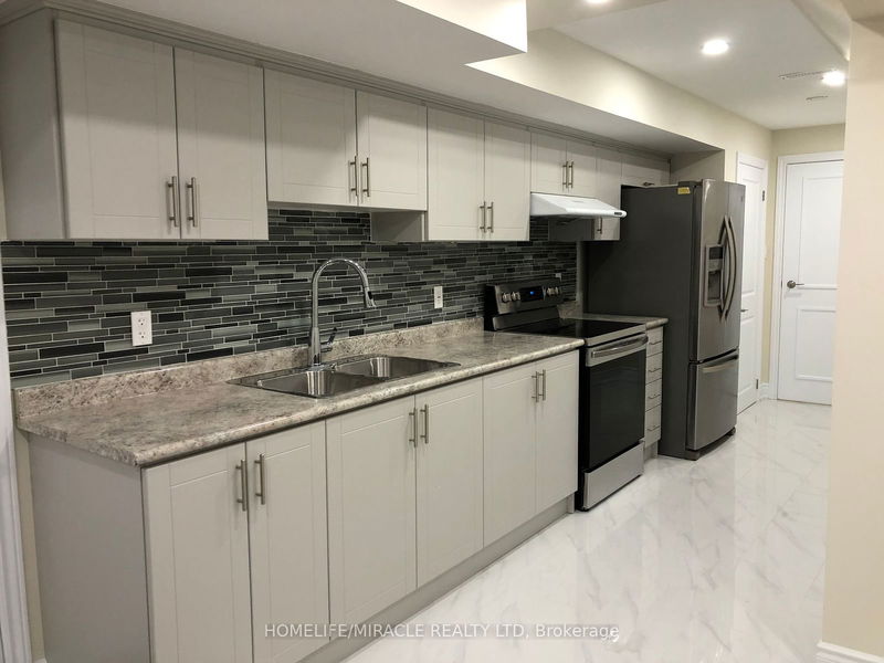 home for lease on 134 Castle Oaks Crossing
