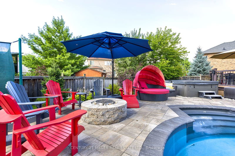 3410 Robin Hill Circ  Oakville, L6L 6X2 | Image 35