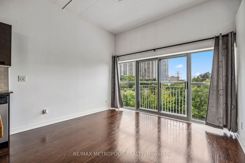  302 - 2 Fieldway Rd  Toronto, M8Z 0B9 | Image 16