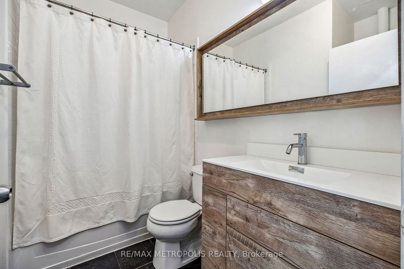  302 - 2 Fieldway Rd  Toronto, M8Z 0B9 | Image 24