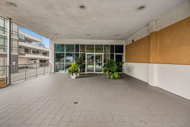  302 - 2 Fieldway Rd  Toronto, M8Z 0B9 | Image 4