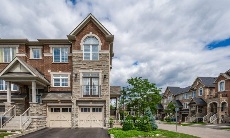 25 Rockman Cres  Brampton, L7A 4B4 | Image 2