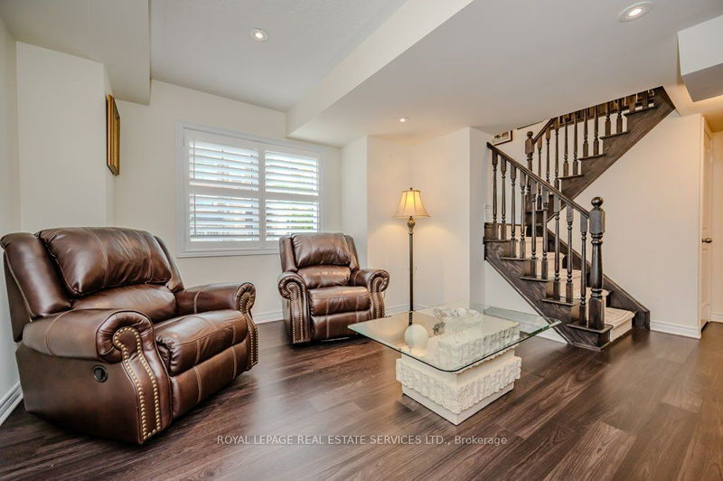 25 Rockman Cres  Brampton, L7A 4B4 | Image 32