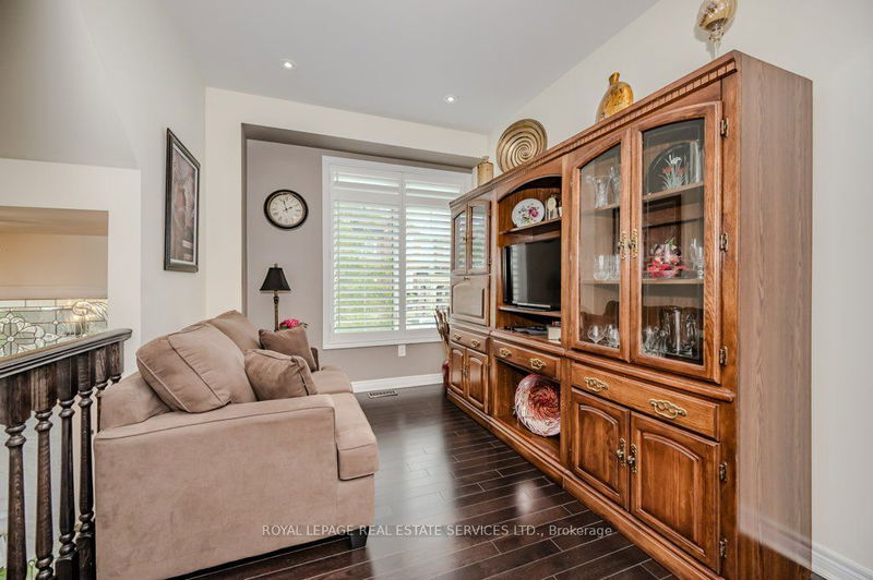 25 Rockman Cres  Brampton, L7A 4B4 | Image 6