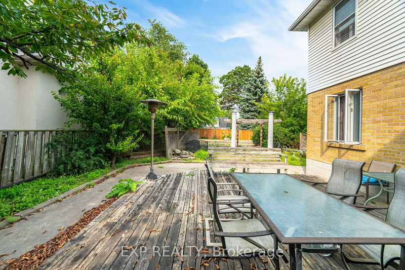 2065 Westfield Dr  Mississauga, L4Y 1P2 | Image 22