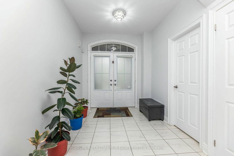 18 Mecca St  Brampton, L6P 4K2 | Image 3