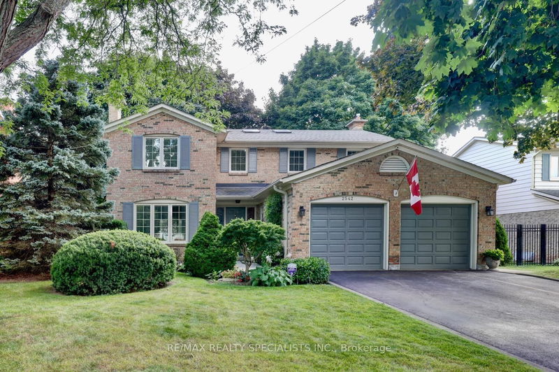 2542 King Richards Pl  Mississauga, L5K 2H2 | Image 37