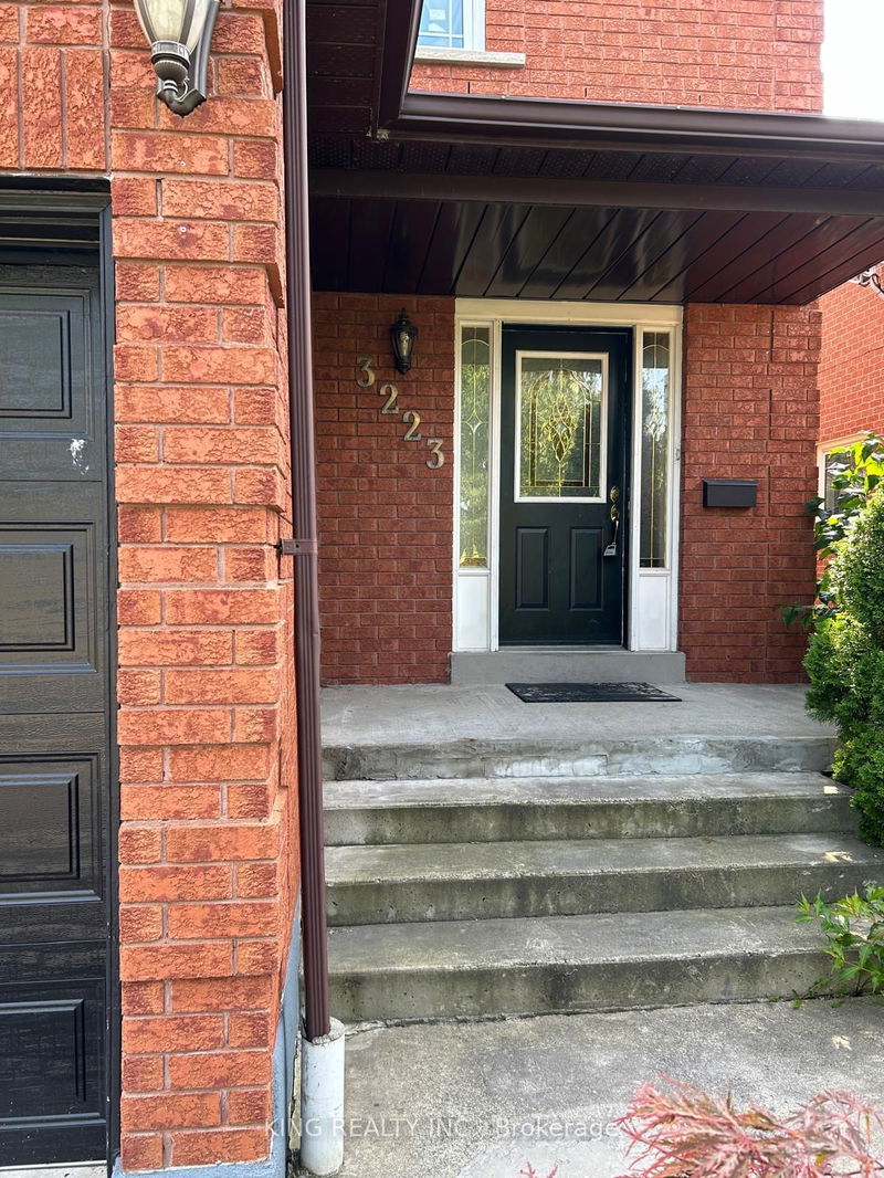 home for lease on 3223 Shadetree Drive