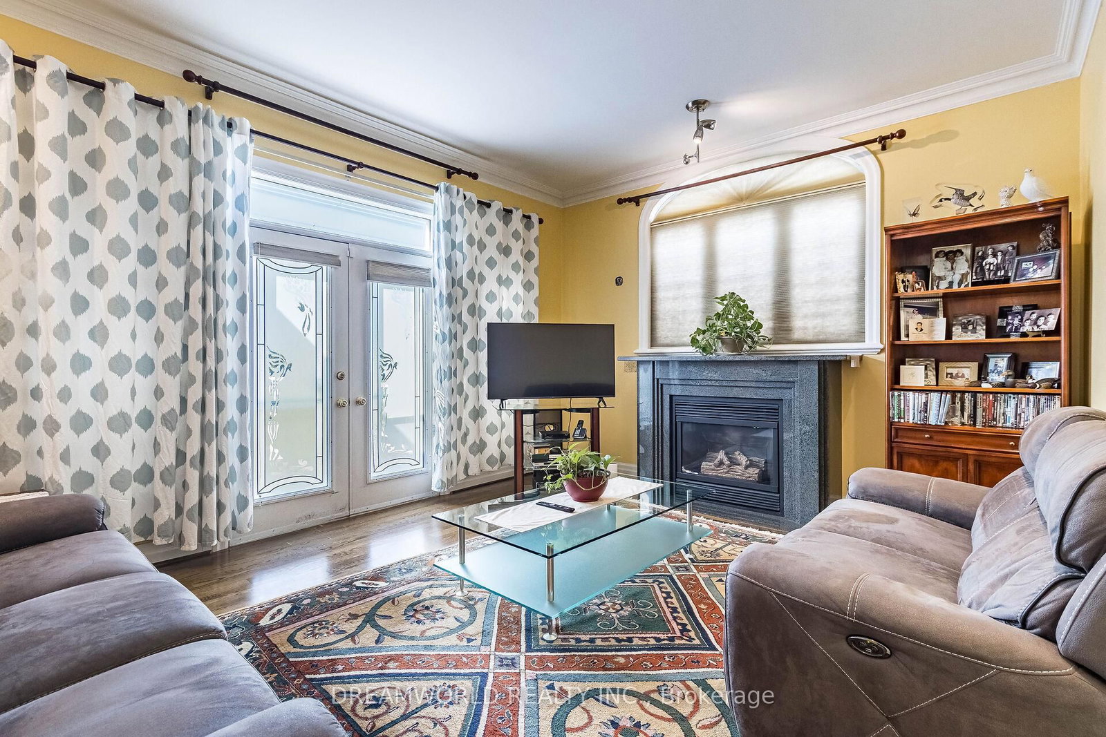 Listing Image 10